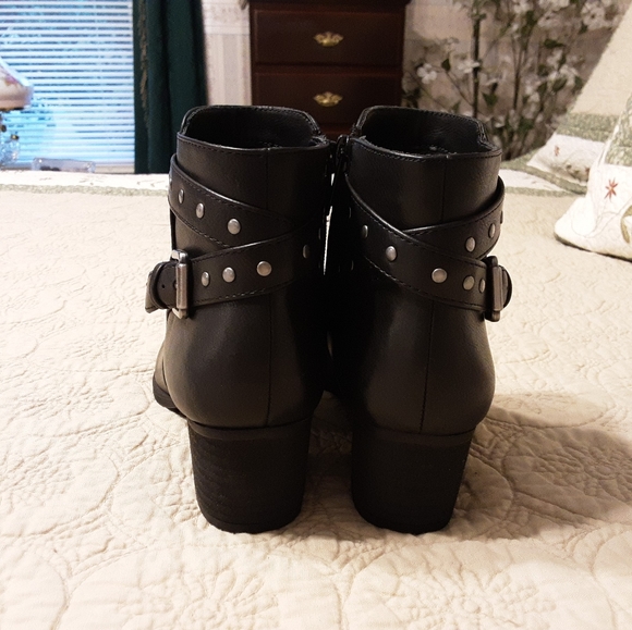 N/W/TAGS "CARRIE" SOUL NATURALIZER ANKLE BOOTIES, SIZE 5.5 MEDIUM BLACK - Picture 5 of 16